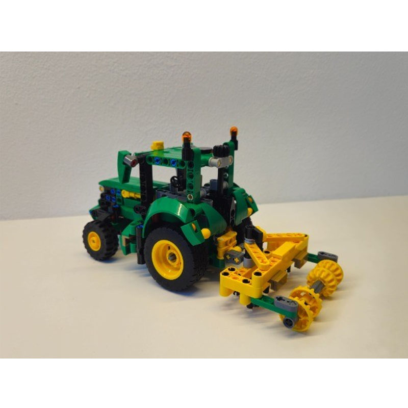 Urban Farming Usa - MOC-170073 Urban Agriculture Farm Tractor Building